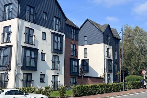 2 bedroom flat for sale, Cei Tir Y Castell, Barry, CF63 4DG