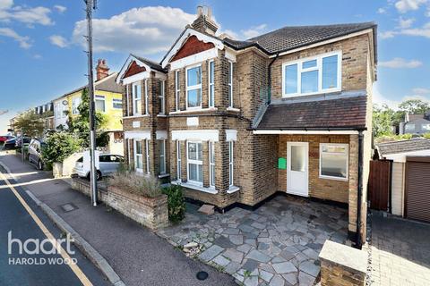 3 bedroom semi-detached house for sale, Church Road, Romford