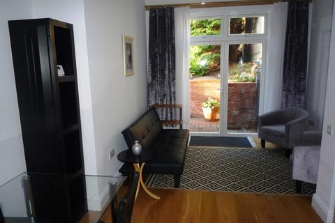 3 bedroom flat to rent, Whitehall Park, London N19