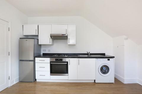 2 bedroom apartment to rent, Gipsy Hill, London, SE19 1PD