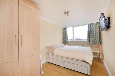 2 bedroom flat to rent, Eastgate Gardens, Guildford, GU1