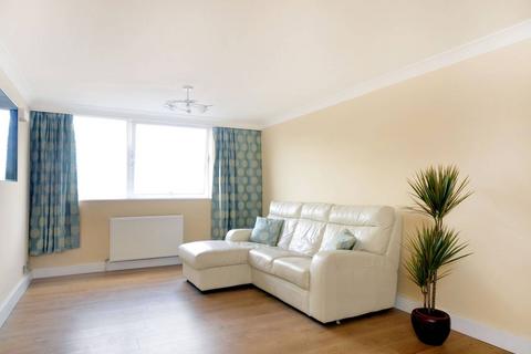 2 bedroom flat to rent, Eastgate Gardens, Guildford, GU1