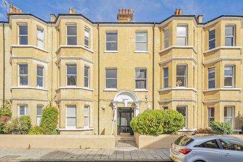 3 bedroom flat for sale, Mowll Street, Kennington