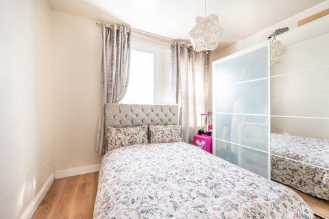 2 bedroom flat for sale, Markhouse Road, Walthamstow, London, E17