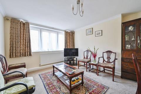 2 bedroom flat to rent, Shannon Place, St John's Wood, London, NW8