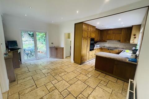 4 bedroom detached bungalow for sale, 4 Bedroom detached bungalow - Tudor Close, Mill Hill NW7