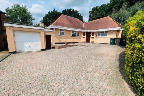 4 bedroom detached bungalow for sale, 4 Bedroom detached bungalow - Tudor Close, Mill Hill NW7