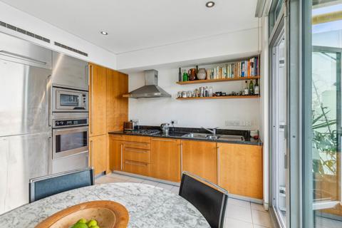 2 bedroom apartment for sale, The Montevetro Building, Battersea Church Road, SW11