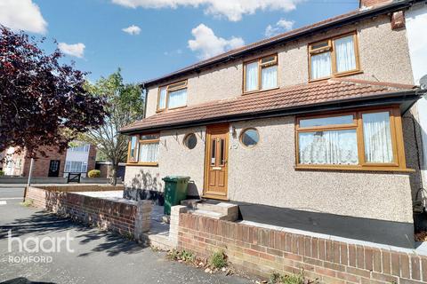 4 bedroom end of terrace house for sale, Clydesdale Road, Hornchurch,RM11 1AQ