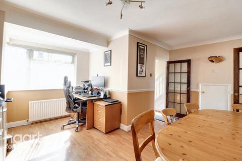 4 bedroom end of terrace house for sale, Clydesdale Road, Hornchurch