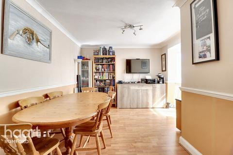 4 bedroom end of terrace house for sale, Clydesdale Road, Hornchurch