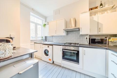 2 bedroom apartment for sale, Muirkirk Road, London