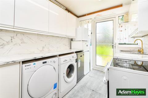 2 bedroom maisonette for sale, Woodside Grange Road, London N12