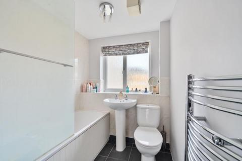 2 bedroom flat for sale, Thatcham,  Berkshire,  RG19