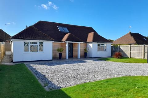 4 bedroom detached bungalow for sale, Oriel Close, Barnham