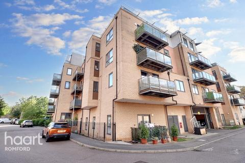 1 bedroom apartment for sale, Loom Grove, ROMFORD