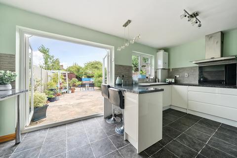 121 Heath Way, Erith, DA8 3LZ