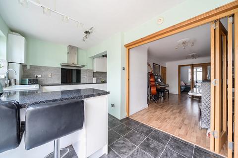 121 Heath Way, Erith, DA8 3LZ