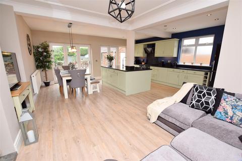 6 Charles Avenue, Grimsby, DN33 2DA