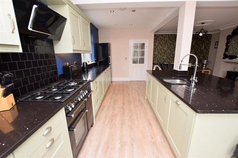 6 Charles Avenue, Grimsby, DN33 2DA