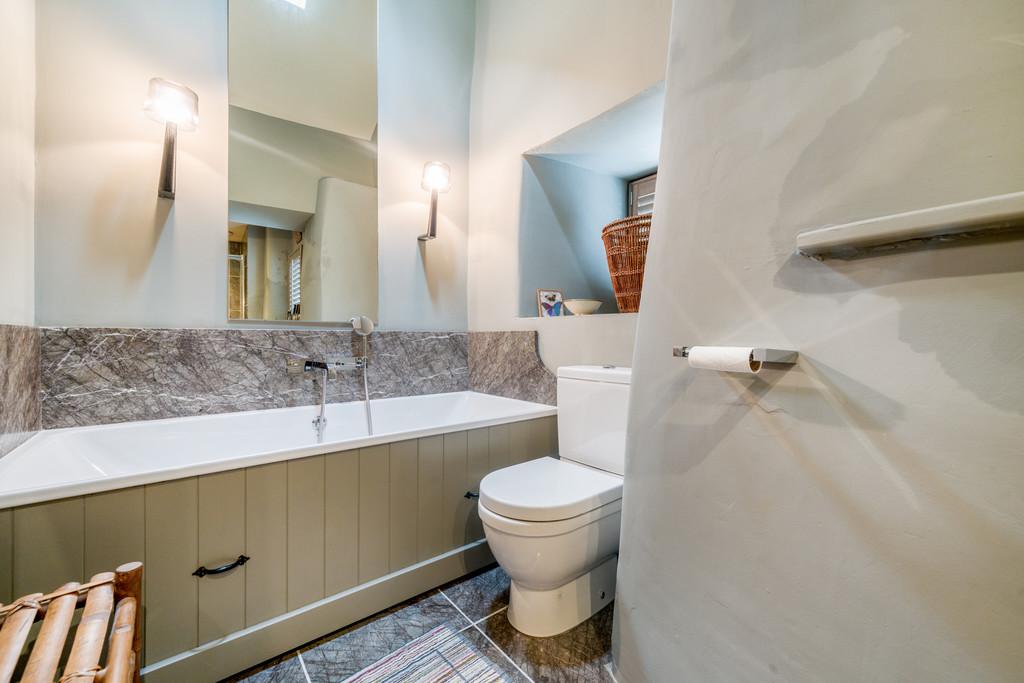 Padmire Bathroom