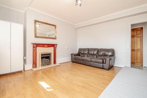 3 bedroom flat to rent, Percival Street, Clerkenwell, EC1