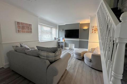 2 bedroom end of terrace house for sale, Thorpe Walk, Rainham,