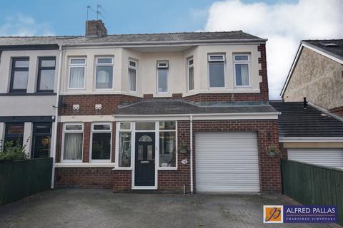 4 bedroom semi-detached house for sale, Denham Avenue, Fulwell