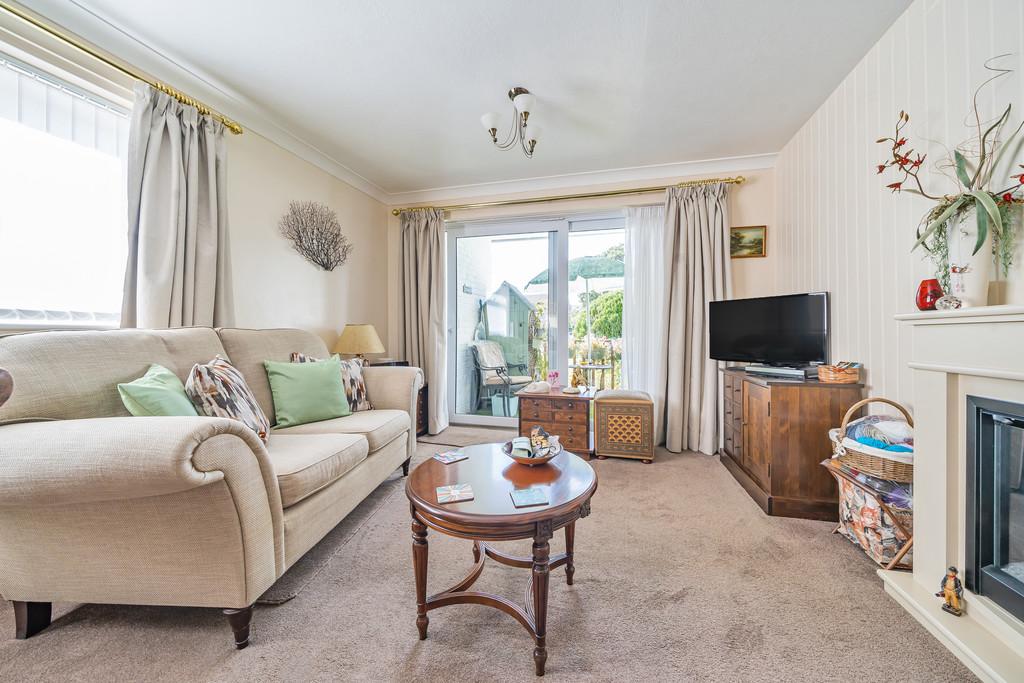 Sitting Room/Dining Room