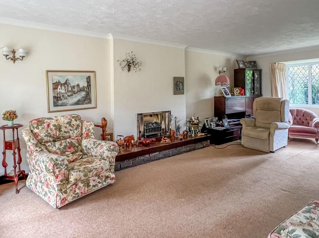 West Chiltington Nyetimber Copse 4 bed detached house for sale £800,000