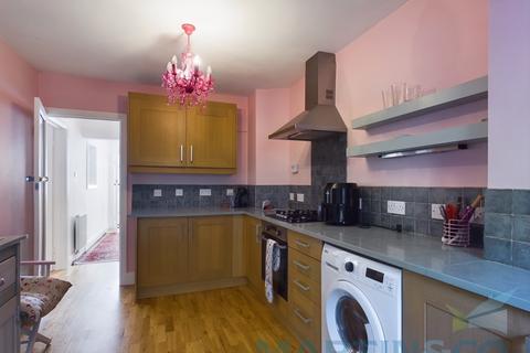 4 bedroom terraced house to rent, Colbourne Road, Hove