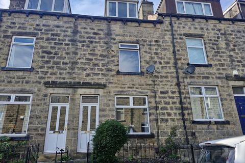 3 bedroom terraced house to rent, Rose Avenue, Leeds LS18