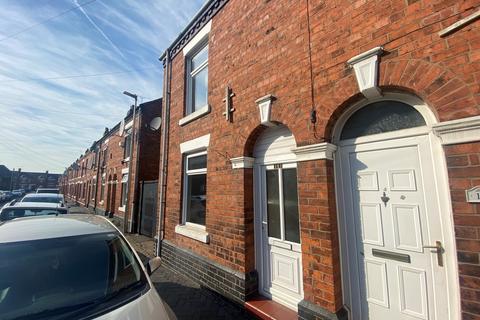 2 bedroom terraced house to rent, Myrtle Street, Crewe