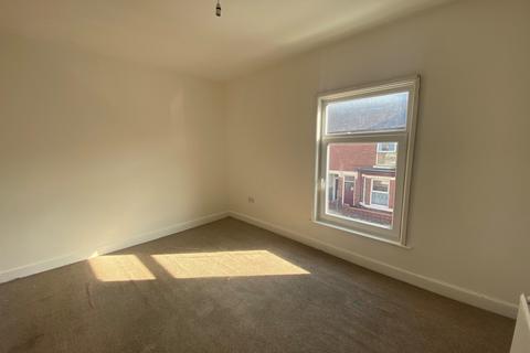 2 bedroom terraced house to rent, Myrtle Street, Crewe