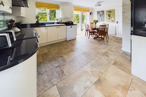 17 Oak Close, Ottery St Mary, EX11 1BB