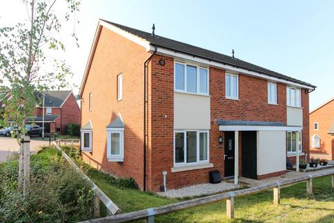2 bedroom terraced house to rent, Neptune Road, Wellingborough NN8