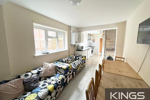 5 bedroom terraced house to rent, Forster Road, Southampton