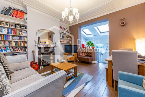 2 bedroom apartment for sale, Fairfield Road, Crouch End N8