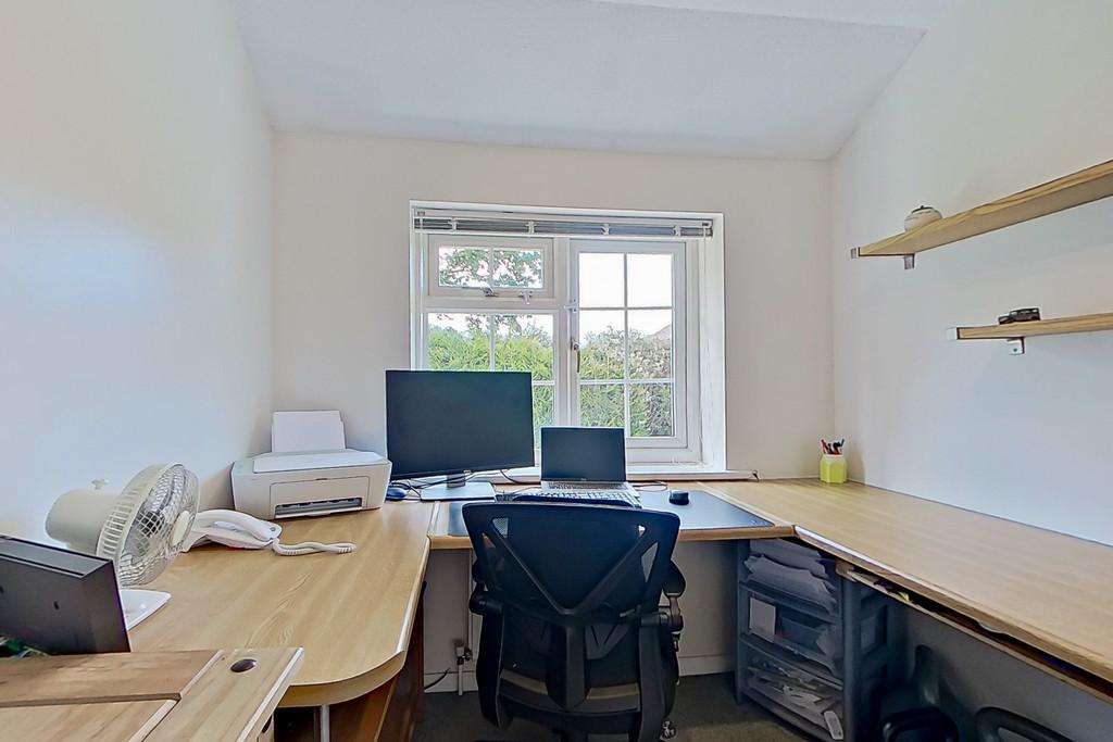 1 Monkspath, INSIDE-17