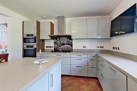 6 Poplar Rise, Sutton Coldfield, B74 4HT