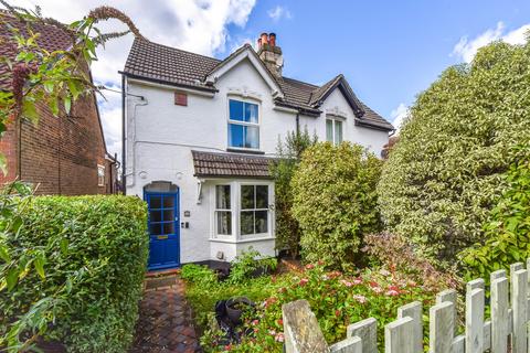 2 bedroom semi-detached house to rent, Tilmore Road, Petersfield