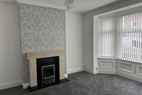 5 bedroom end of terrace house to rent, Kingsway, Goole