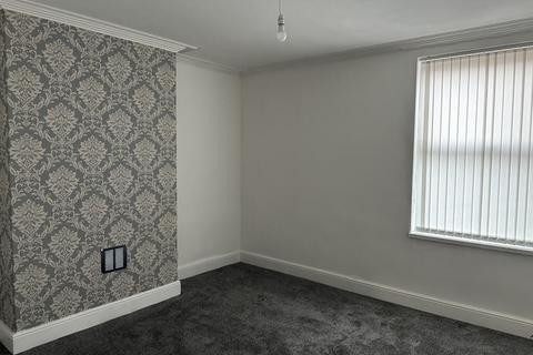 5 bedroom end of terrace house to rent, Kingsway, Goole