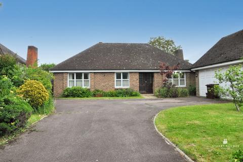 3 bedroom detached bungalow for sale, Cherrymeade, Benfleet