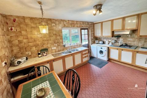 3 bedroom detached bungalow for sale, Cherrymeade, Benfleet