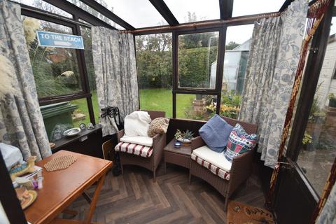 2 bedroom detached bungalow for sale, Bathfields Crescent, Whitchurch