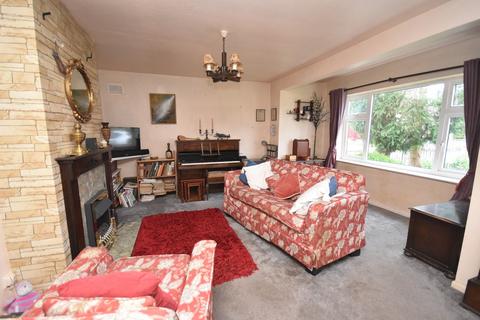 2 bedroom detached bungalow for sale, Bathfields Crescent, Whitchurch