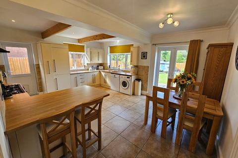 3 bedroom semi-detached house for sale, Gloucester Avenue, Melton Mowbray