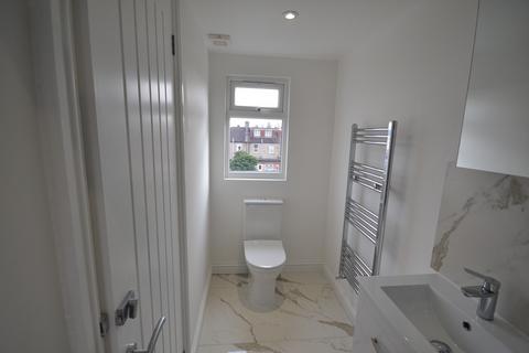 1 bedroom flat to rent, Airthrie Road, Ilford