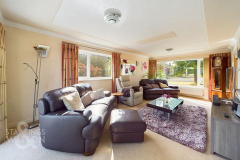 4 bedroom detached house for sale, Old Hall Gardens, Brooke, Norwich